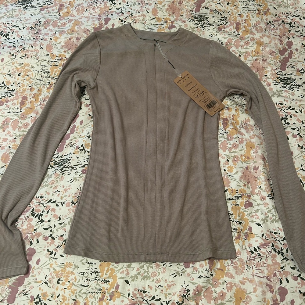 NWT ACTA Level Up Zip Long Sleeve Taupe Top